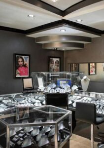A custom jewelry shop stocked with excellent neck pieces.